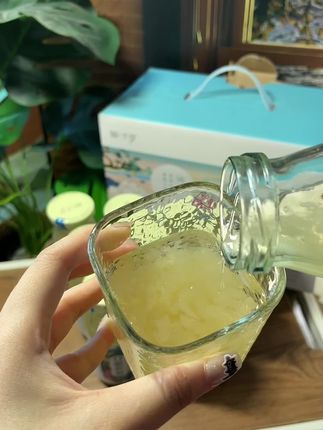 开盖即食的0糖银耳,太适合爱美的懒人姐妹们了!# 仙女都在喝什么 # 银耳羹 # 鲜炖银耳羹 # 好喝不贵