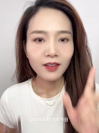 眉笔还没有买的吗?,双头的枚苏眉笔,真的是评价中的战斗机,我已经回购无数次了,防水防晕染,主要是颜色也很自然,太适合不会画眉的姐妹了 #dou来上热门 #眉笔推荐 #彩妆推荐