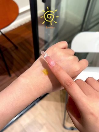 如果你家孩子脸上长了痘痘,一定要试试这个青少年痘痘多效舒缓祛痘膏!它是专为青春期的孩子研发的,能控油保湿、淡化痘印,清爽又舒服,还能舒缓红肿,改善皮肤状态。别再犹豫了,赶紧点击下方链接,给孩子买一支吧!让孩子的脸蛋干干净净,不再被痘痘困扰!