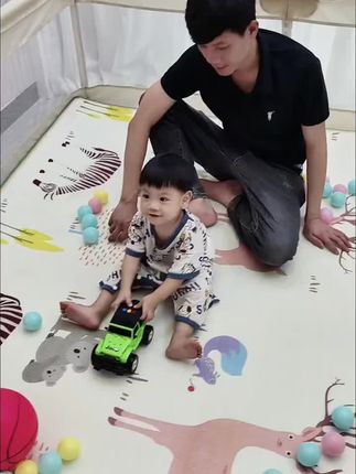 自从入手了游戏围栏,带娃真的省心多了,再也不用担心宝宝磕碰到,解放双手轻松带娃~ #宝宝围栏 #游戏围栏 #围栏 #布艺围栏 #客厅改造儿童游戏区