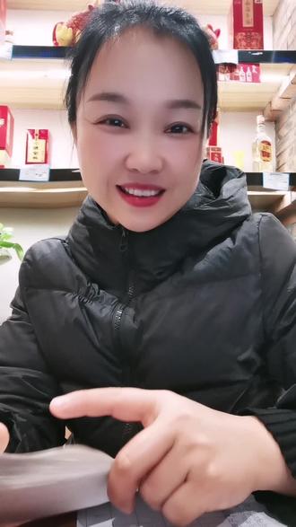 羊群里的骆驼表示在瑟瑟发抖!😂😂😂