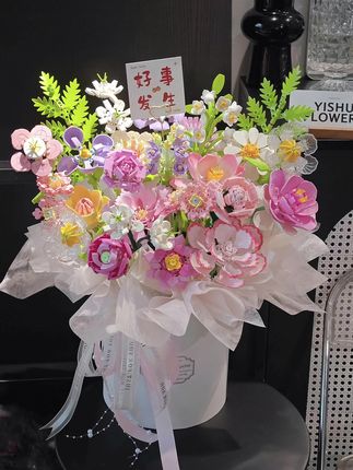 虽然手疼但是满满的成就感,艾特你的男朋友给你送 #积木花束 #积木花 #做自己喜欢的事是最开心的 #满满成就感 #永不凋谢的爱