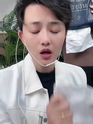 推荐给对洗脸巾要求高的姐妹们,我合作3年不翻车洗脸巾闭眼入!加大加厚、加量不加价,29.98两大包超划算。母婴可用的安心款,不含荧光增白剂,擦脸不掉毛不掉絮,吸水性强还能循环用。卫生间挂一包,全家都能方便抽用,再也不用为劣质洗脸巾糟心!#悬挂式抽取洗脸巾 #加大加厚吸水性强不易破洗脸巾
