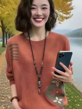时尚洋气大码宽松显瘦提花圆领针织衫 #内搭外穿都好看 #穿出自信穿出美丽 #遮肉显瘦遮肉减龄 #秋天变时髦就从韩系穿搭开始 #小个子初秋显瘦穿搭 @抖加🔥上热门🔥dou+🔥热点宝