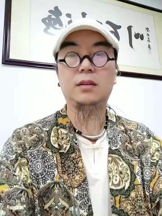 横梁压沙发?一招解决! 客厅横梁压沙发,家人压力大易焦躁。做吊顶包横梁,藏起压迫感,住得更舒心。
#横梁压顶 #家居风水 #装修避坑