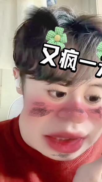 狗总夜间分析2 仅个人主观分析,不构成任何投资建议,市场有风险,投资需谨慎!
整体来看,黄金白银1-3月整体偏强,不过3月中旬大概率会有一波大的调整,跌幅可能会超出预期。
核心原因其实是交割量的问题:2026年3月芝商所白银交割需求直接拉满,量能远超现有库存,还叠加了去年12月因现货不足、延期到今年3月的交割合约,双重压力下交割量大幅激增。这次的砸盘其实也是为了筹措现货,低位吸筹散户的恐慌筹码,毕竟最大白银ETF单日增持量都达到了1000吨,目的性很明显。
分享下个人的操作思路,仅供参考:
✅ 目前手里还有资金的,可轻仓分批定投,不用急着满上
⚠️ 2月中旬后建议暂停加仓,保持谨慎,别盲目进场
✅ 想加仓的朋友,不妨等3月末市场企稳后再考虑,耐心等一个月会更稳妥
市场走势永远存在不确定性,大家一定要结合自身情况斟酌,理性投资~#狗总 #基金