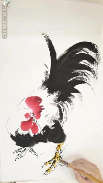 5分钟入门国画|公鸡其实比你想的好画很多 先说实话👇
很多新手看到大公鸡就劝退
觉得结构复杂、羽毛难画、调色麻烦
但这次我专门做了入门版
画完你会发现——
公鸡其实没你想的那么难🎯
---
🎨【本期重点】
不是形,不是结构
而是👉 身体羽毛的刻画
练的是:
· ✅ 转笔的速度
· ✅ 用笔的灵活度
· ✅ 干湿变化的控制
扫出那个“毛茸茸又挺括”的感觉
真的非常锻炼手感
画完一只鸡,手上有活了🐓
---
🖌️【材料准备】
· 纸:三层夹宣(初学者友好,不容易洇)
· 颜料:12色国画颜料(入门级够用)
· 墨汁:普通墨汁就行
· 笔:不需要贵,但要顺手
⚠️工欲善其事,必先利其器
但“利”≠贵
适合你的笔 + 适合你的纸
比什么都重要
我不建议新手一上来买很贵的毛笔
性价比高、拿着舒服、不跟手较劲
画起来才对味儿✅
---
📌最后说一句
这只鸡不是为了画得多像
而是让你在“扫毛”的过程中
感受毛笔的节奏、墨色的变化
以及——画画的爽感🔥
视频里我把每一步都拆得很细
跟着走,你也能画出第一只大公鸡
#每日一画 #国画公鸡 #国画入门教学 #国画教程 #大公鸡