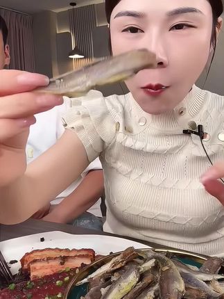 小黄鱼酥好吃到手3包