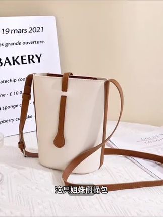 软皮手机包女百搭2025新款简约时尚轻便小众韩系潮流迷你小包包女@DOU+上热门