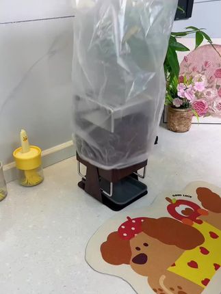 终于找到一款可以放各种厨具的旋转刀架了!它是多功能刀具沥水收纳架,也是家用不锈钢一体刀座置物架。不仅可以轻松收纳各类刀具,还能方便沥水。让你的厨房更加整洁有序,它还可以自由旋转,拿取也非常便捷,真是太实用了!喜欢的朋友赶快点击下方链接下单吧!#必备好物 #实用好物 #种草好物 #分享好物 #好物推荐