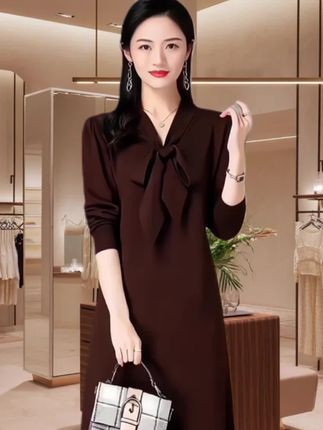 彩羊秋冬季新款蝴蝶结名媛气质连衣裙#时尚妈妈装 #时尚气质连衣裙 #连衣裙穿搭