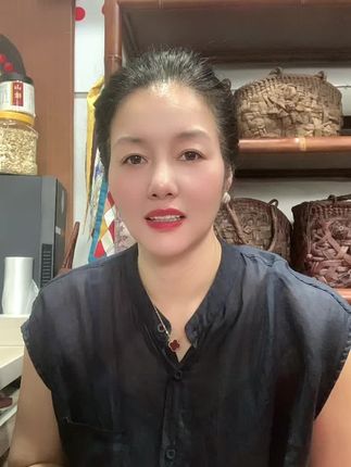 女人可以很忙,可以努力工作,但忙的同时也不要忘记打扮自己,皮肤也是,身材也是