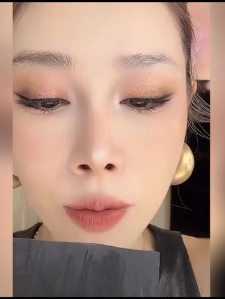野生眉笔太适合新手了吧!轻松搞定根根分明的野生眉#防水防汗不晕染#新手眉笔推荐#美妆分享 #今日妆容