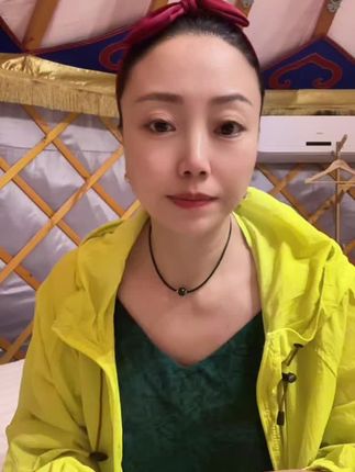 出来玩我每天用一张美白补水保湿面膜,我的脸一点也没黑