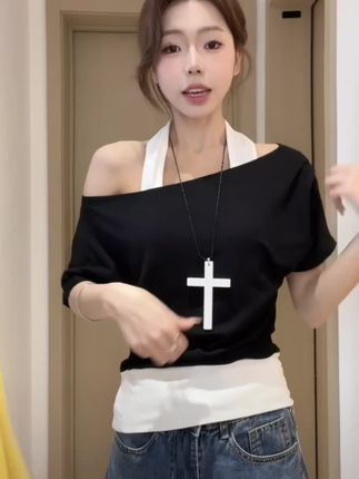 拼接挂脖假两件斜肩短袖T恤女夏新款设计感宽松气质露肩上衣6828