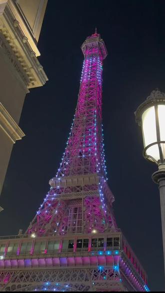 在澳门跨了个年,虽然视角只能拍到铁塔,但也很精彩,尤其是最后一分钟!祝大家平安健康!
#观众视角 #新年烟花秀