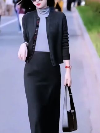 #半身裙 #醋酸羊毛 #气质穿搭 #女人味 #优雅永不过时