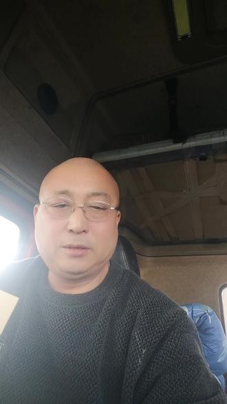 回单钱给我打过来,半个小时以内叫你看到顺丰的快递号