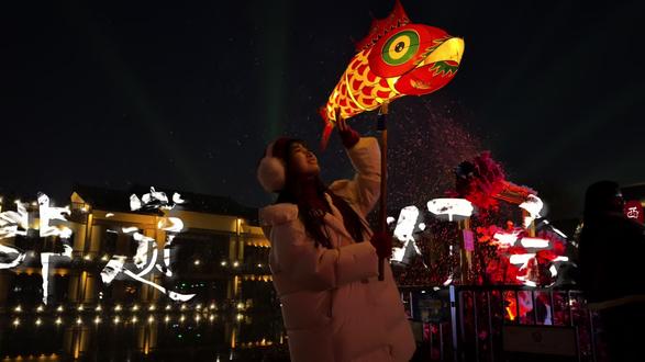 太精彩了家人们 家门口的诗经里 这场非遗千灯会 值得去逛#非遗千灯会 #打卡地 #诗经里 #年味浓起来 #打铁花