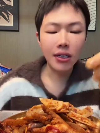 香辣鸡爪,口感爆棚,越嚼越上头!追剧必备小零食 #美食种草 #追剧搭档 #佤味鸡爪
