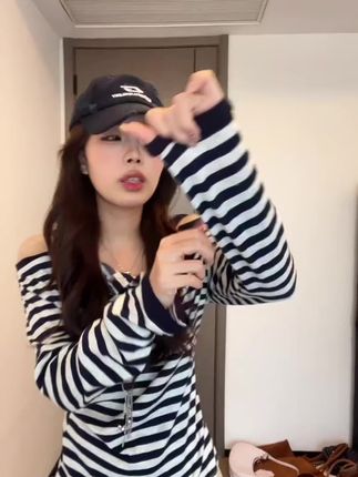 CKKOR韩系条纹一字领露肩长袖t恤女春秋新款刺绣辣妹宽松显瘦上衣#连衣裙 #连衣裙 #连衣裙女 #女装连衣裙 #好看的连衣裙