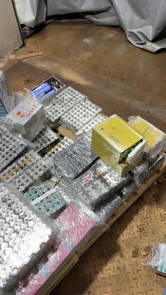 :专收铁锂园柱体:18650铁锂18730铁锂21700三元21700铁锂26650铁锂26650三元26700铁锂26800三元26800铁锂32650:/32700:/33140:有货的老板请与小孙联系,常年回收