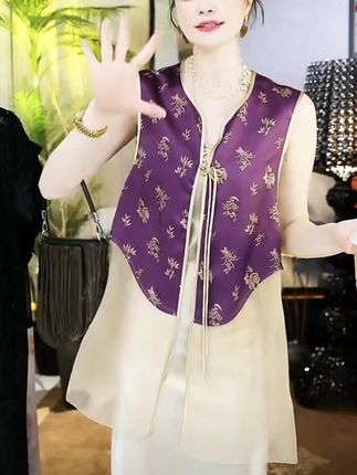 #高级感穿搭 #新中式马甲#背心吊带裙#新中式穿搭#国风服饰