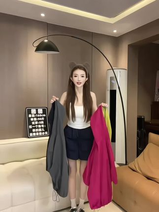 2025夏季防晒套装,女设计感休闲显瘦速干连帽短袖短裤运动风两件套#暑假出游穿搭 #旅游穿搭主打一个漂亮 #休闲运动两件套 #摆脱路人感的小个子女生穿搭 #被彩色穿搭硬控的一天