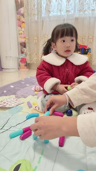 ✨小建筑师上线!积木拼出彩虹色脑洞🌈妈妈说这是"费妈但益智"的快乐修行🧱 小手一搭,烦恼全垮~ #早教益智玩具 #亲子互动游戏 #宝宝玩具 #亲子互动 #在家早教