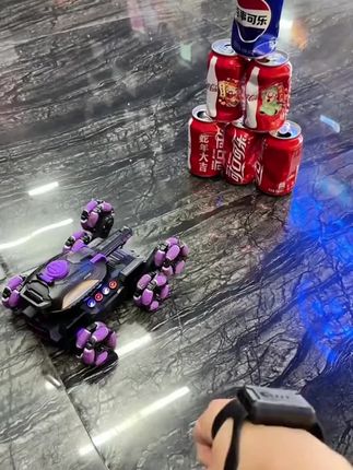 哪个男孩子会不喜欢这款遥控特技车呢?#遥控特技车 #玩具推荐 #男孩玩具 #新奇特创意 #遥控坦克玩具
