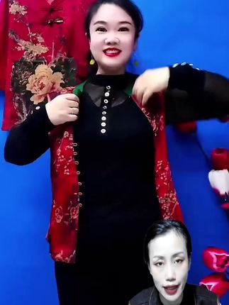 穿上这件国风马甲,秋天也能美得自信! 姐妹们!秋冬穿啥?这款马甲帮你解决难题!运费险超划算!#秋季穿搭#早秋中性风穿搭#这也能开播#早秋穿搭#马甲