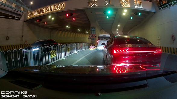 吓死!差d濑嘢。#凯美瑞主动刹车