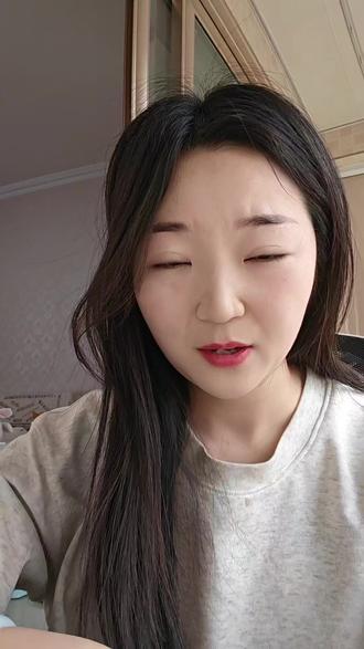 太奇葩了,例假裙是今年五一必备的单品#例假裙 #时尚圈 #五一出游必备