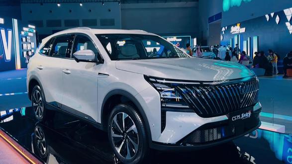 理想的座驾!告别油耗焦虑!被长安蓝鲸超擎混动黑科技圈粉#蓝鲸超擎全球混动中国方案#蓝鲸超擎城区油耗2L时代#长安蓝鲸超擎混动
#长安汽车