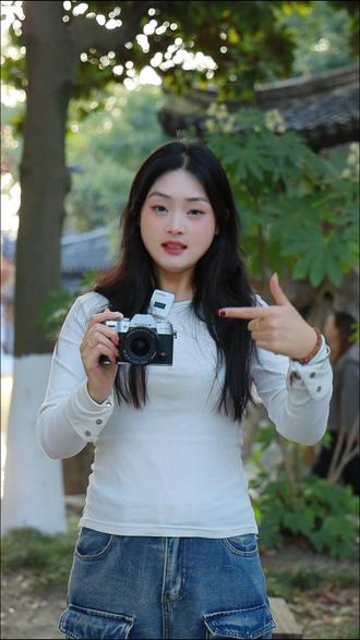 富士X-T50新手必看💡快速上手不踩坑~ 📸刚拿到富士X-T50 的宝子别慌!超简单的新手快速上手指南来啦
几分钟搞定基础操作✅再也不用让新相机躺平吃灰~
你的X-T50第一拍想拍什么?🙋♀️评论区聊聊~
#富士相机 #富士xt50 #新手 #相机 #摄影