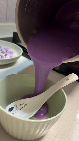 不甜!是我对甜品认可的评价!和闺蜜的下午茶就吃它了#芋泥麻薯 #甜品 #下午茶 #记录真实生活 #vlog美食记