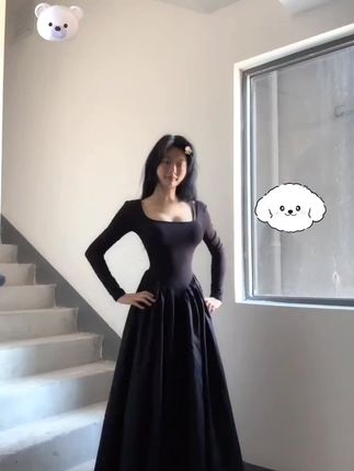 #百搭韩系 #秋冬穿搭模板 #赫本小黑裙 #长袖连衣裙 #辣妹穿搭