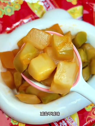 榨菜还得是乌江,如果早上起床没啥胃口可以来上一包配粥配饭夹馒头,都很不错,好吃划算又方便#下饭神器 #榨菜 #乌江榨菜 #脆口榨菜 #超便宜超划算