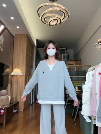 ^_^#孕妇穿搭日常 #怀孕衣服 #时尚孕妇装 #孕妈穿搭