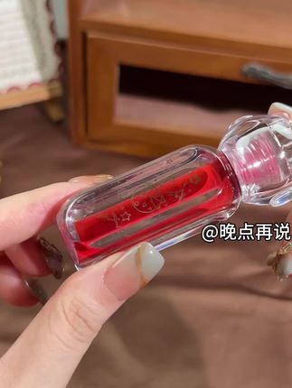红到发黑太绝了不愧是大红唇!一眼惊艳明媚#口红试色