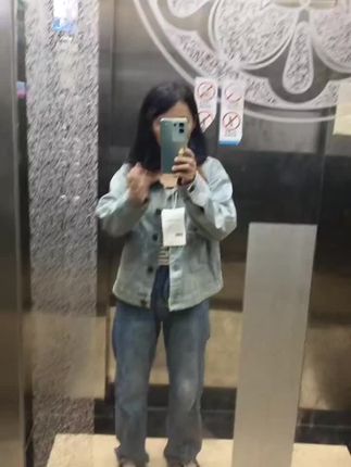 找到了一款非常满意的牛仔外套,身高153cm.体重86斤穿S码