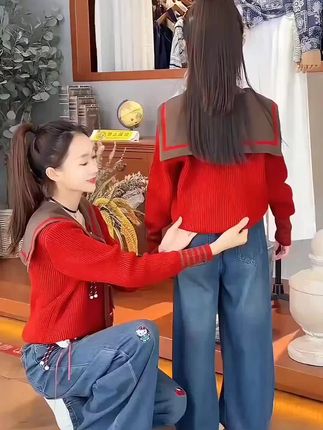 红色毛衣搭配牛仔裤,海军领设计超有学院风!✨的孩子穿搭模板~ #女童穿搭 #海军领两件套