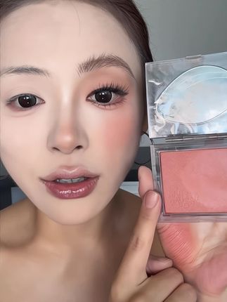 恬淡色系 皮肤自然透出来的杏色 融肤度很高的收缩色#腮红 #试色 #高级感#高智感妆容