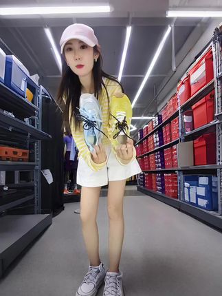 #这也太好看了 #时尚百搭#谁穿谁好看#运动鞋