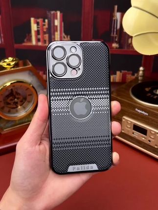 #iphone16 自带高清镜头膜 碳纤维编织纹结合鎏金电镀边框 彰显你的高端品味 #苹果手机壳 #3c数码#高级感 #轻奢