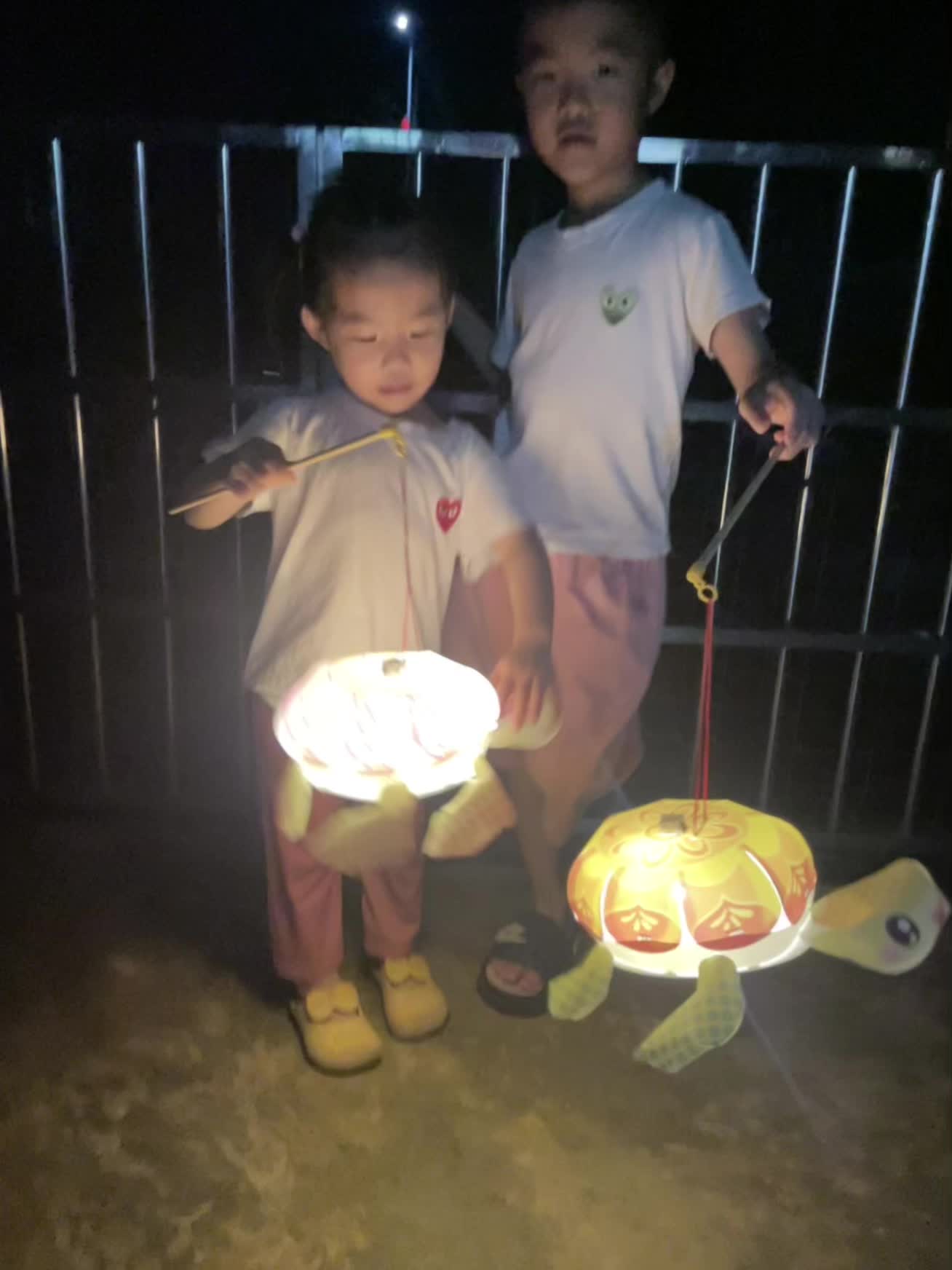 幼儿园中秋作业搞定!发光乌龟灯材料包,手残党也能做!孩子提着超开心#中秋国庆动起来 #动手能力 #幼儿园中秋作业 #中秋节手工 #手工diy @抖音热点 @DOU+小助手 @DOU+上热门 @抖加🔥上热门🔥dou+🔥热点宝