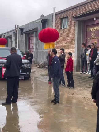 接亲名场面,这亲你敢接!及时都耽搁完了也出不了自家的巷子,赶快撤掉这些陋习🤩#传统婚礼习俗 #农村婚礼