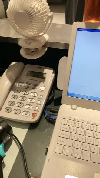 腊月二十八了,只有我还在挣着窝囊废吗?因为我穷 就不配过年吗?💔 不对 …绝对因为我热爱工作,工作使我快乐😳#打工人