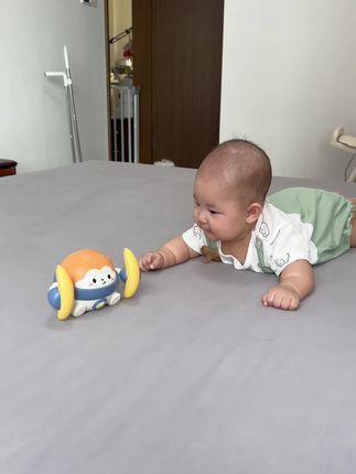 谁发明的这个翻滚猴 也太好玩了吧 宝宝每天看好久 练习抬头追视 还能哄娃#自己玩的不亦乐乎 #婴儿玩具推荐 #宝宝玩具 #练抬头 #宝宝成长记
