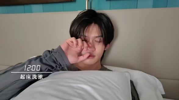 久违的vlog终于出现了
#热门 #vlog #起床日常 #云旗